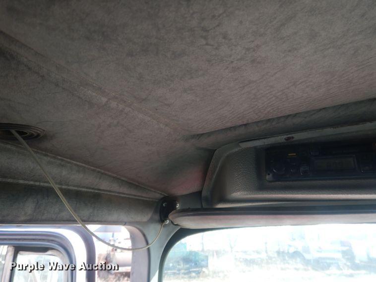 image for item HQ9541 1996 Mack RD688S  crane truck