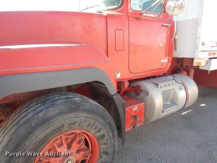 image for item HQ9541 1996 Mack RD688S  crane truck