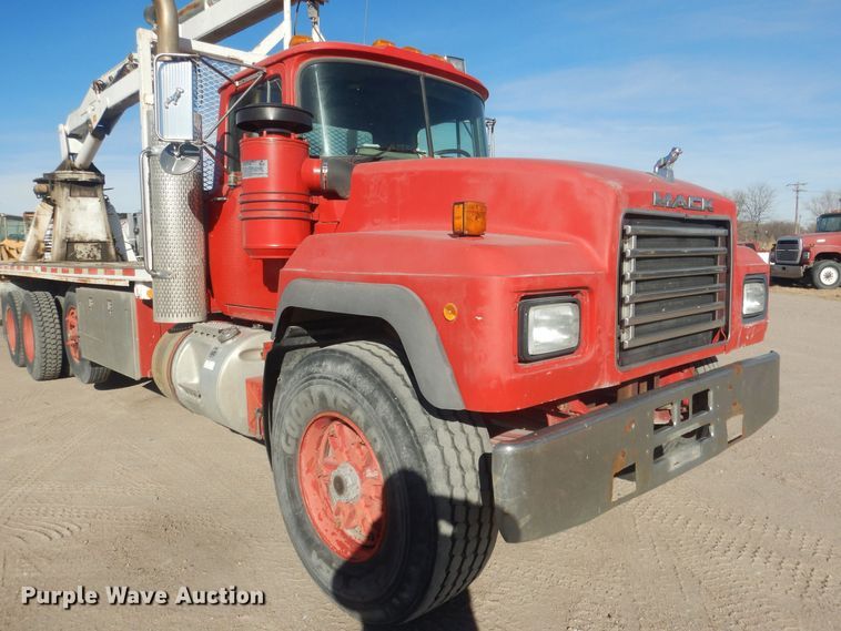 image for item HQ9541 1996 Mack RD688S  crane truck