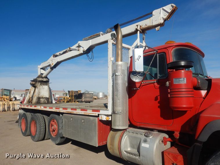 image for item HQ9541 1996 Mack RD688S  crane truck