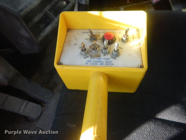 image for item HQ9541 1996 Mack RD688S  crane truck