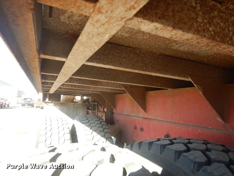 image for item HQ9541 1996 Mack RD688S  crane truck