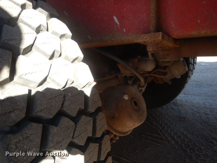 image for item HQ9541 1996 Mack RD688S  crane truck