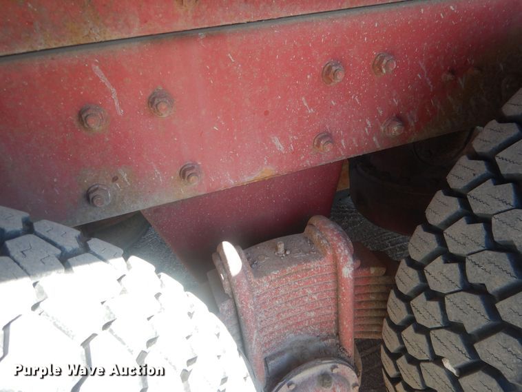 image for item HQ9541 1996 Mack RD688S  crane truck