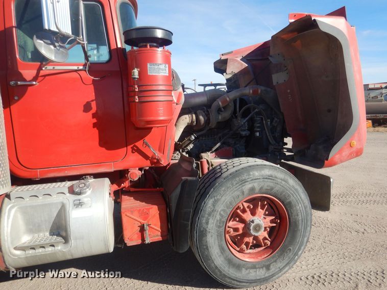 image for item HQ9541 1996 Mack RD688S  crane truck