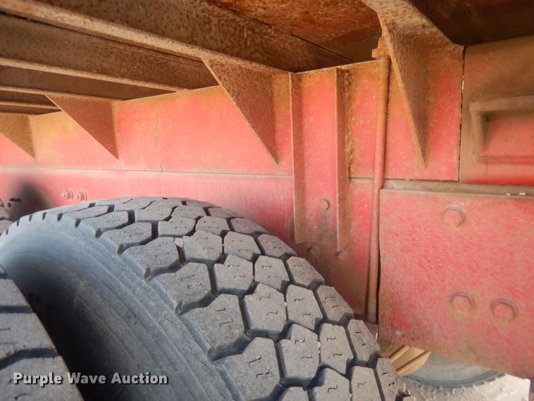 image for item HQ9541 1996 Mack RD688S  crane truck