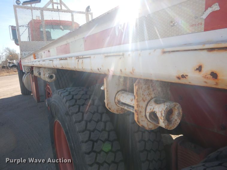 image for item HQ9541 1996 Mack RD688S  crane truck