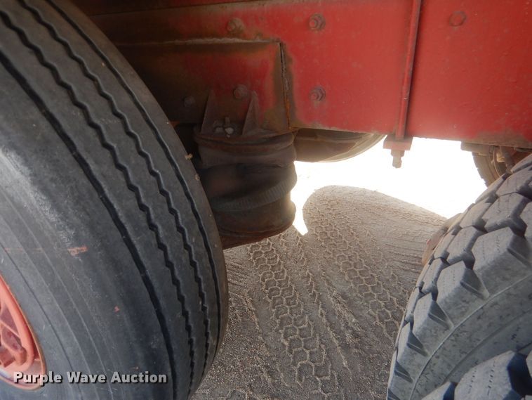 image for item HQ9541 1996 Mack RD688S  crane truck