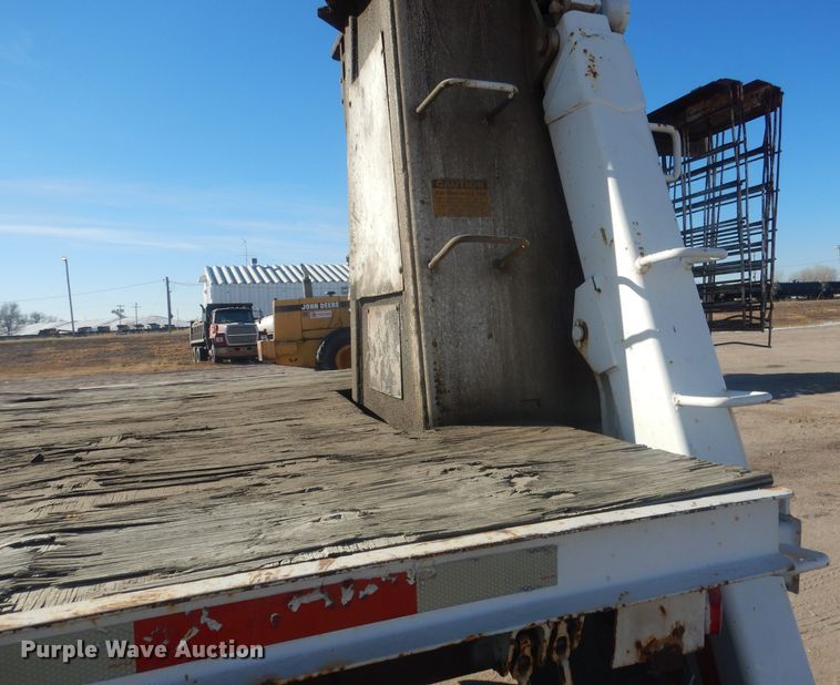 image for item HQ9541 1996 Mack RD688S  crane truck