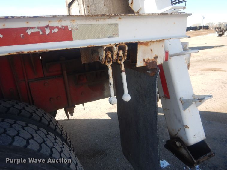 image for item HQ9541 1996 Mack RD688S  crane truck