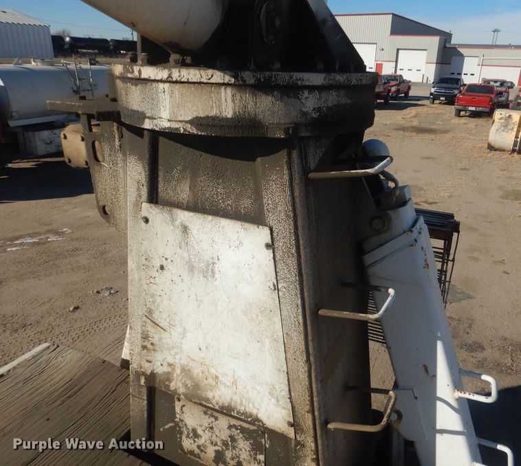 image for item HQ9541 1996 Mack RD688S  crane truck