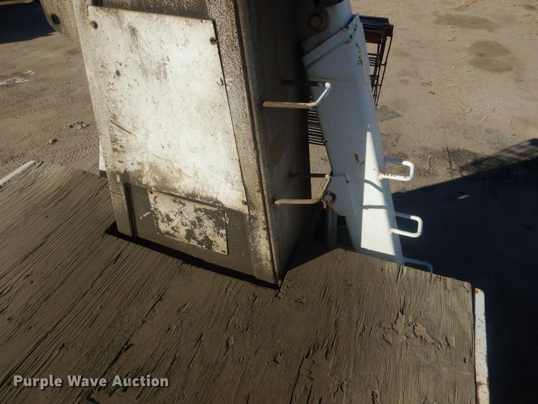 image for item HQ9541 1996 Mack RD688S  crane truck