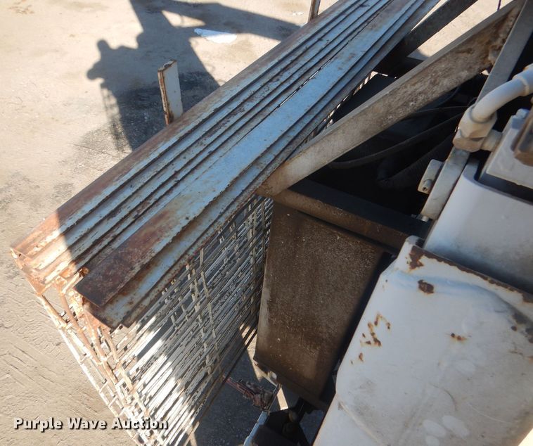 image for item HQ9541 1996 Mack RD688S  crane truck