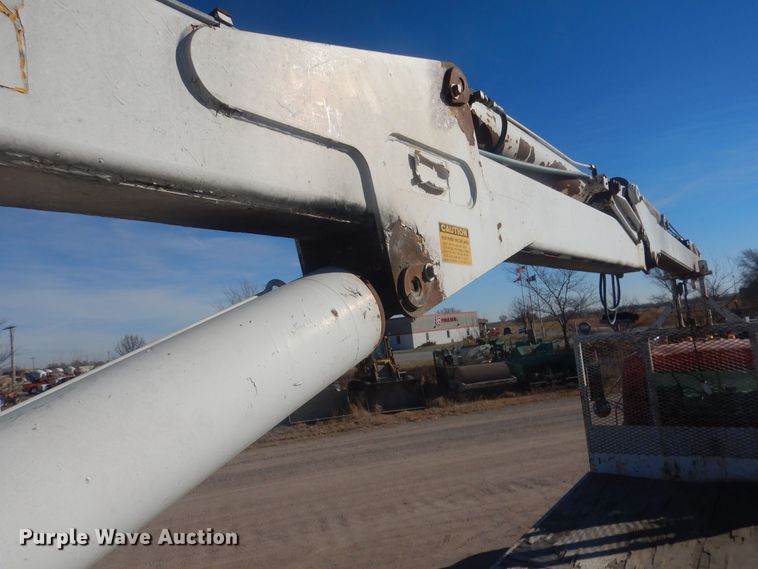 image for item HQ9541 1996 Mack RD688S  crane truck