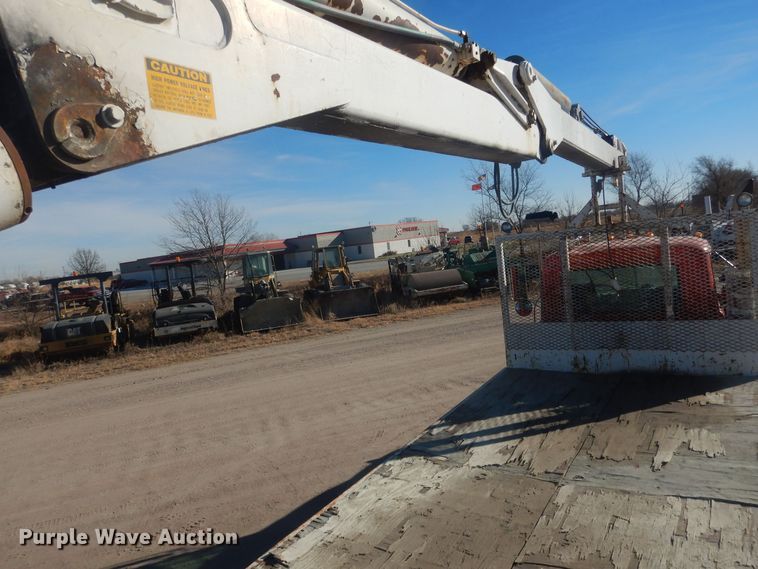 image for item HQ9541 1996 Mack RD688S  crane truck