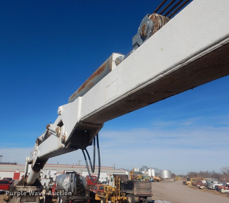 image for item HQ9541 1996 Mack RD688S  crane truck