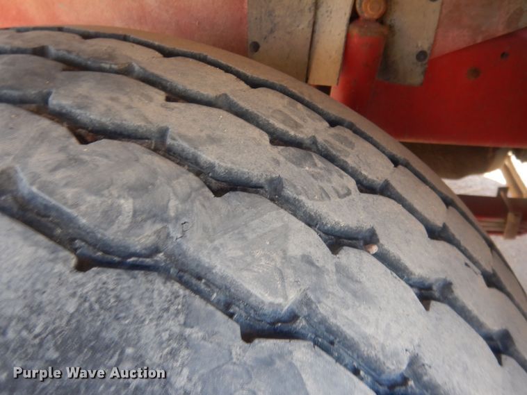 image for item HQ9541 1996 Mack RD688S  crane truck