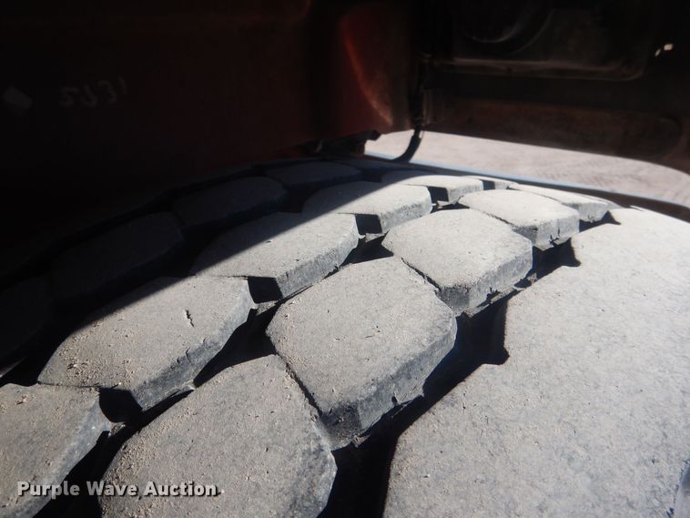 image for item HQ9541 1996 Mack RD688S  crane truck