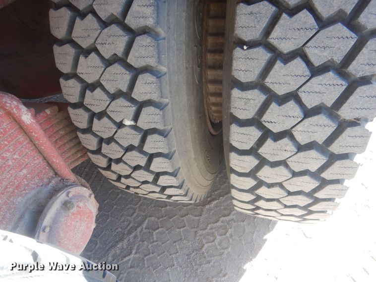 image for item HQ9541 1996 Mack RD688S  crane truck