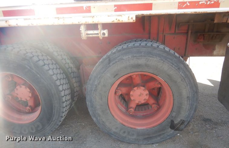 image for item HQ9541 1996 Mack RD688S  crane truck