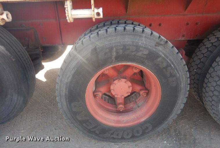 image for item HQ9541 1996 Mack RD688S  crane truck