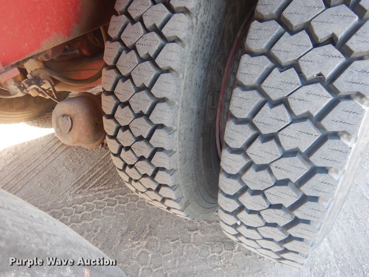 image for item HQ9541 1996 Mack RD688S  crane truck