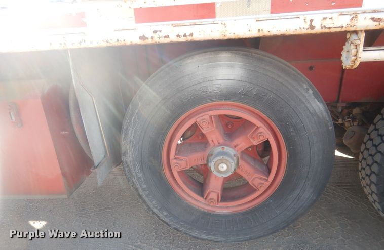 image for item HQ9541 1996 Mack RD688S  crane truck