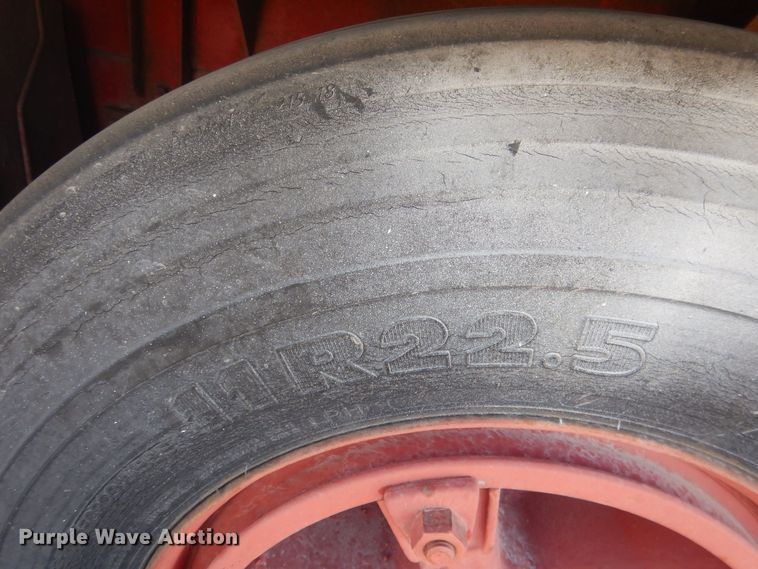 image for item HQ9541 1996 Mack RD688S  crane truck