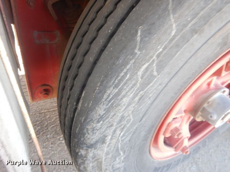 image for item HQ9541 1996 Mack RD688S  crane truck