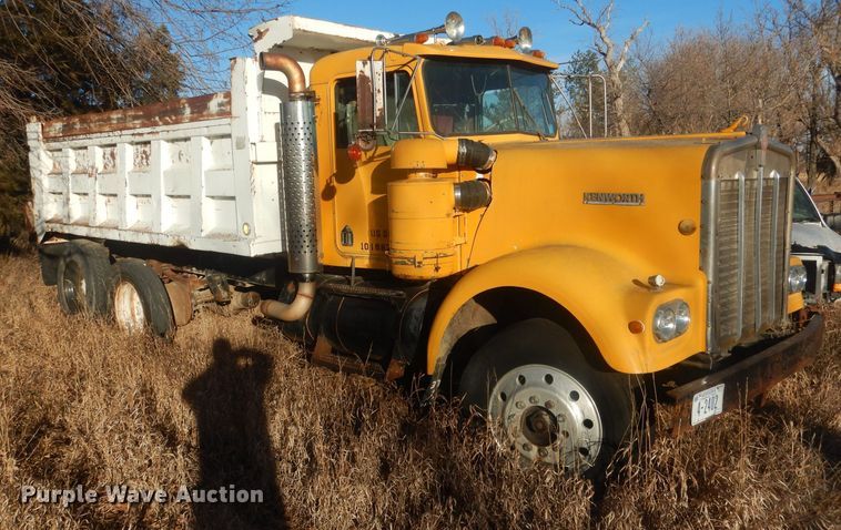 image for item HQ9556 1974 Kenworth W900  dump truck