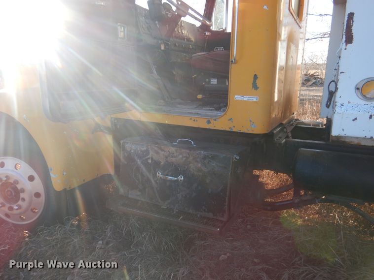 image for item HQ9556 1974 Kenworth W900  dump truck