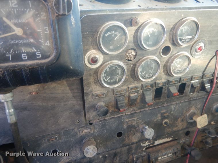 image for item HQ9556 1974 Kenworth W900  dump truck