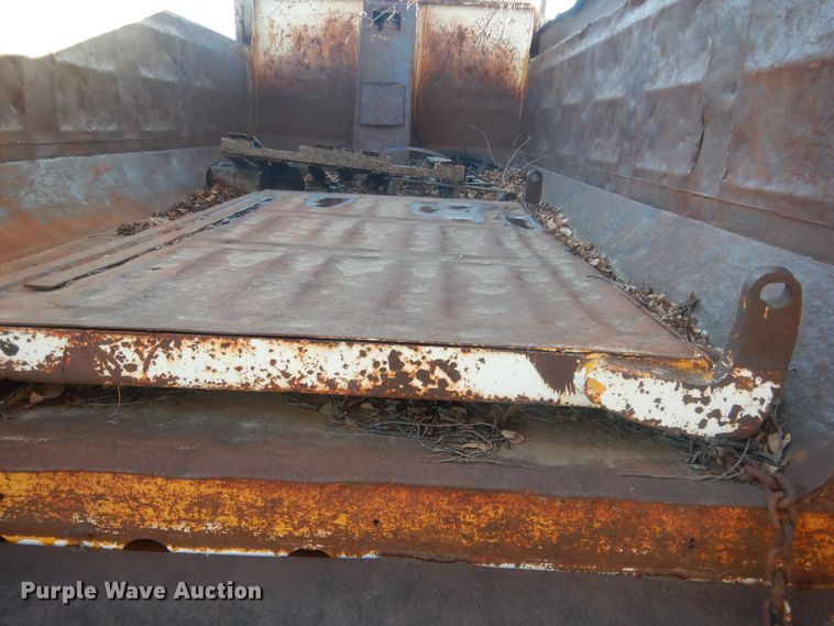 image for item HQ9556 1974 Kenworth W900  dump truck