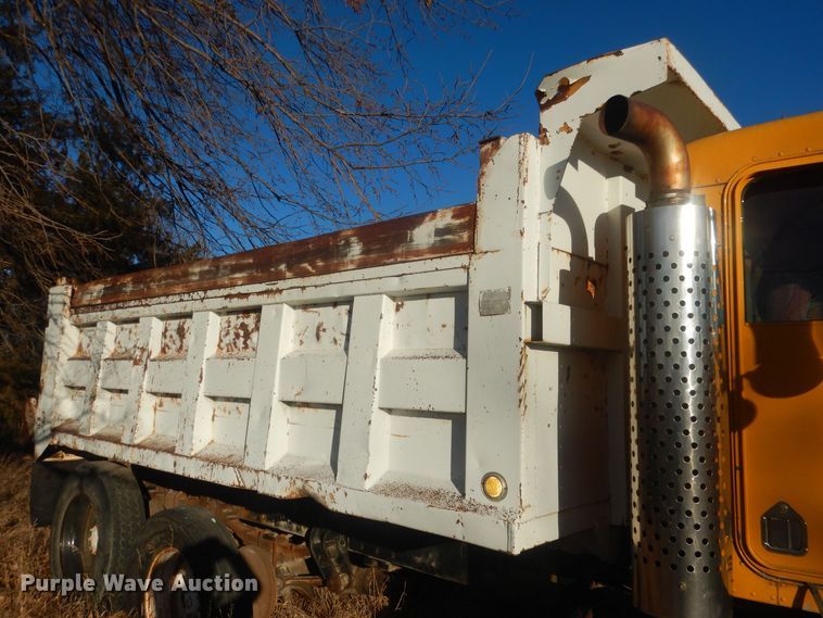 image for item HQ9556 1974 Kenworth W900  dump truck