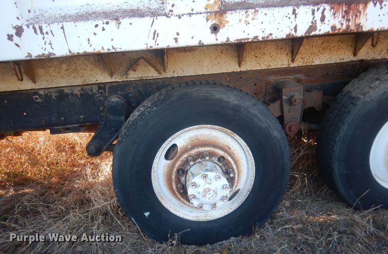 image for item HQ9556 1974 Kenworth W900  dump truck