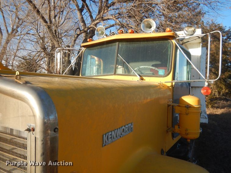 image for item HQ9556 1974 Kenworth W900  dump truck