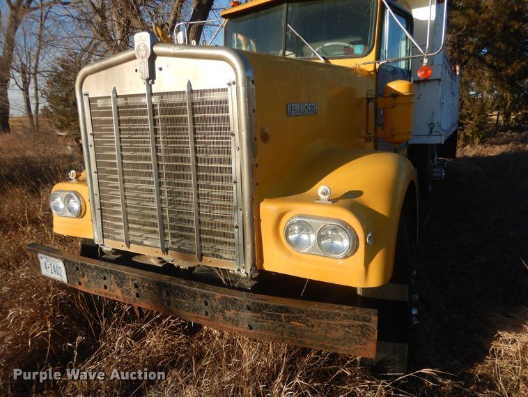 image for item HQ9556 1974 Kenworth W900  dump truck