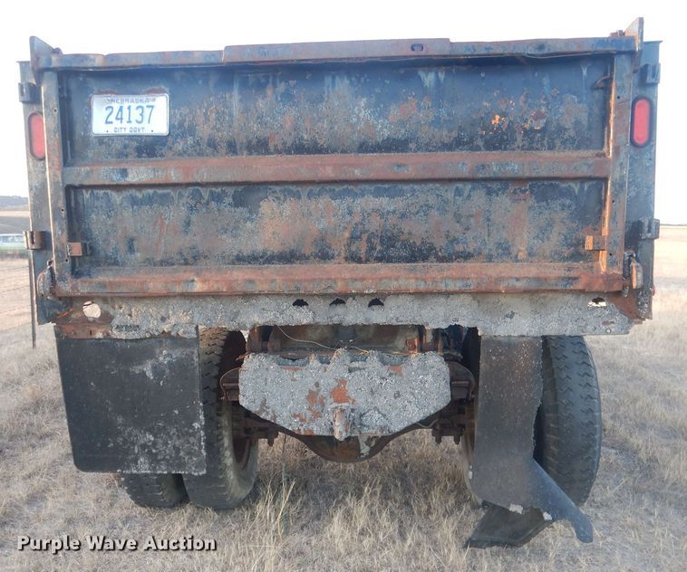 image for item HQ9564 1985 Chevrolet C6500  dump truck