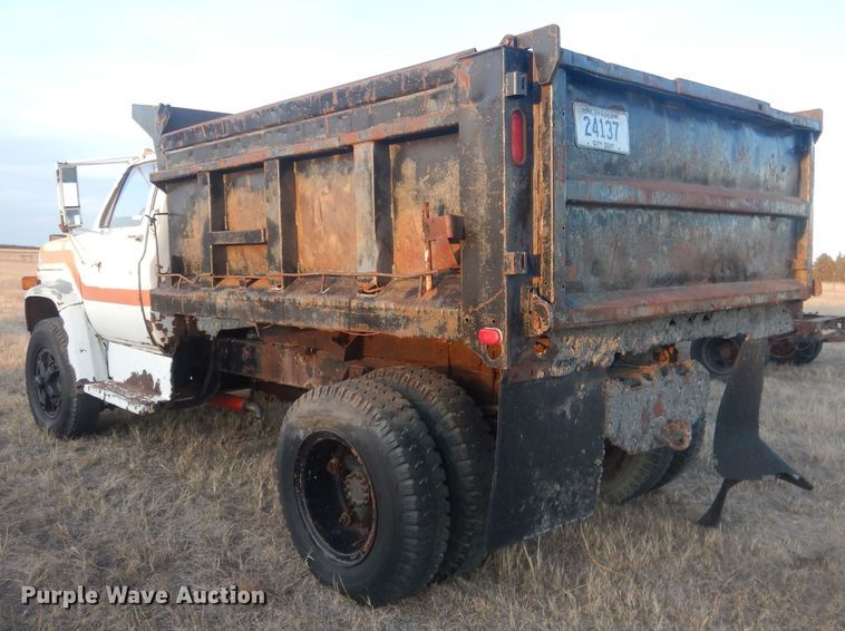 image for item HQ9564 1985 Chevrolet C6500  dump truck