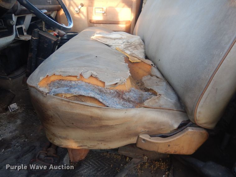 image for item HQ9564 1985 Chevrolet C6500  dump truck