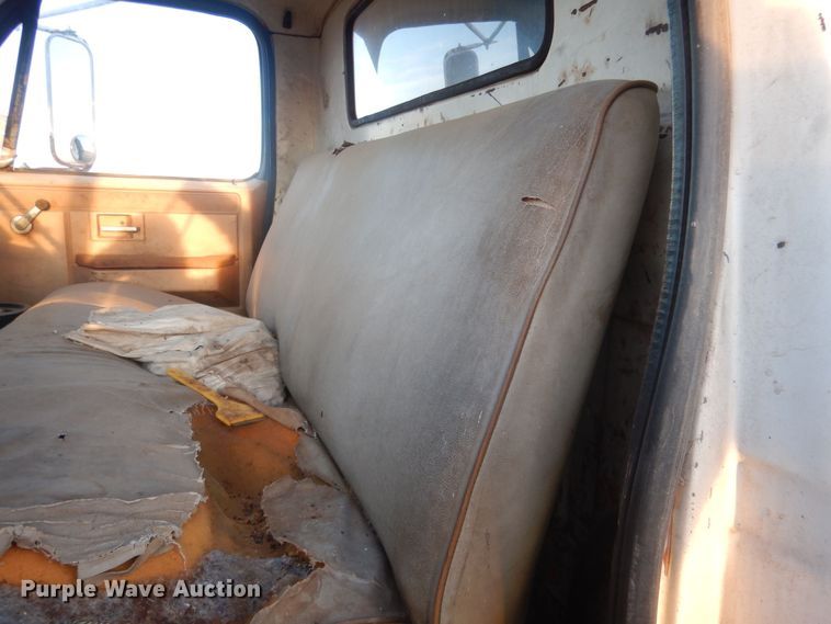 image for item HQ9564 1985 Chevrolet C6500  dump truck