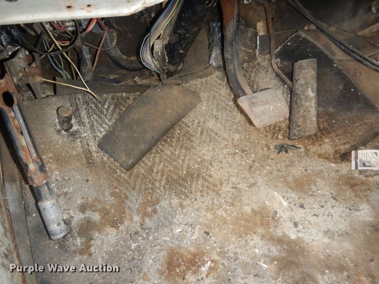 image for item HQ9564 1985 Chevrolet C6500  dump truck