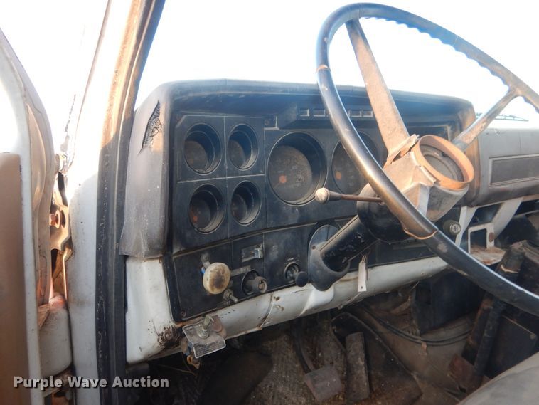 image for item HQ9564 1985 Chevrolet C6500  dump truck