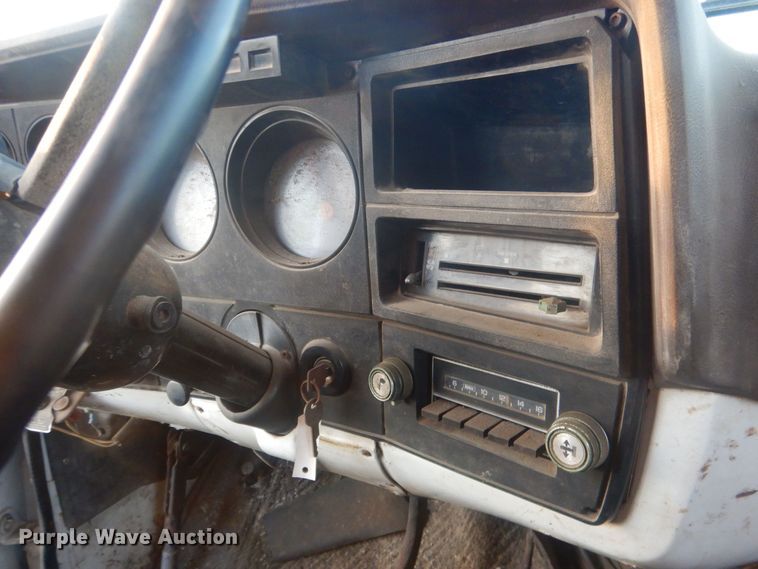 image for item HQ9564 1985 Chevrolet C6500  dump truck