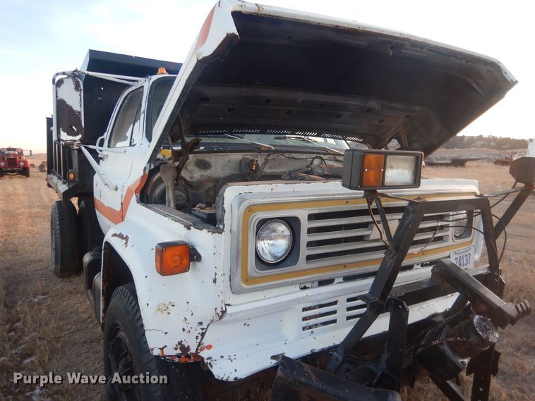 image for item HQ9564 1985 Chevrolet C6500  dump truck