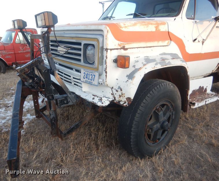 image for item HQ9564 1985 Chevrolet C6500  dump truck