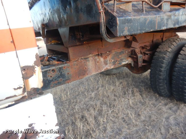 image for item HQ9564 1985 Chevrolet C6500  dump truck