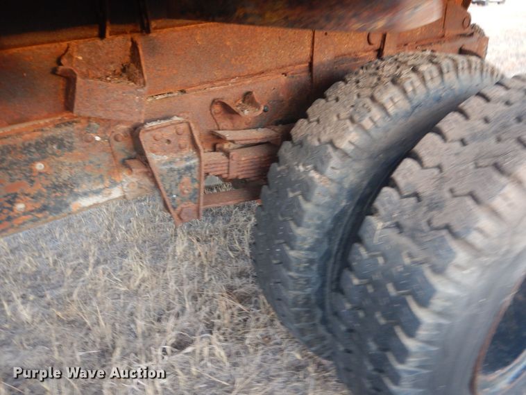 image for item HQ9564 1985 Chevrolet C6500  dump truck