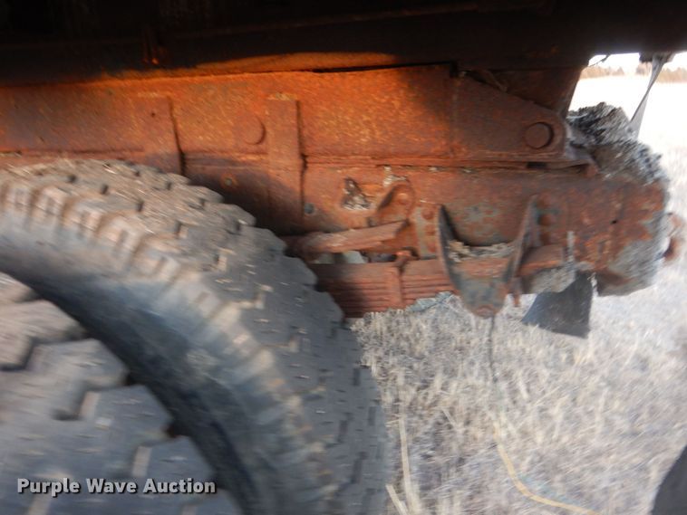 image for item HQ9564 1985 Chevrolet C6500  dump truck