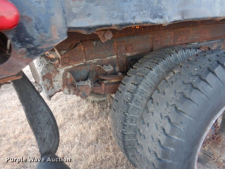 image for item HQ9564 1985 Chevrolet C6500  dump truck